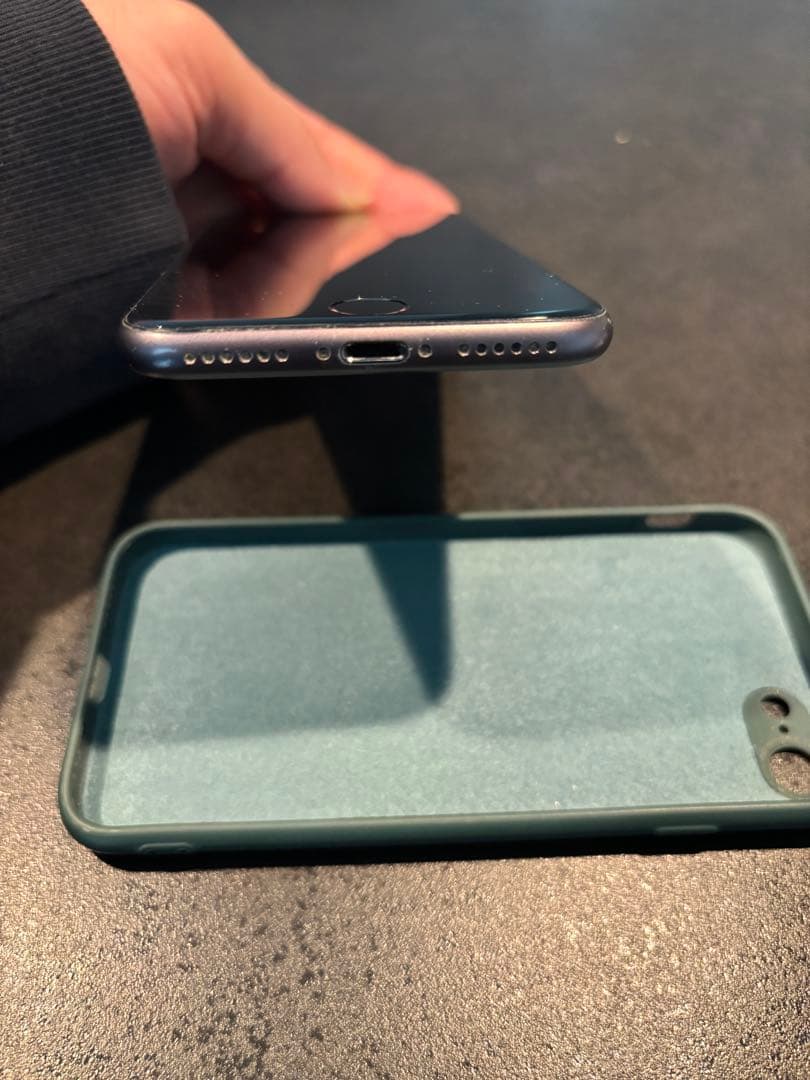 S*）様 iPhone 8 64GB 難アリ(カメラ不良)