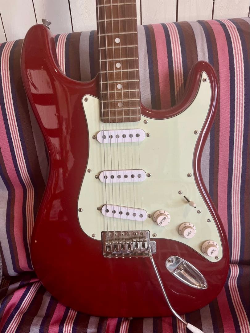 ストラトキャスター ダコタレッド　アリア proⅡ