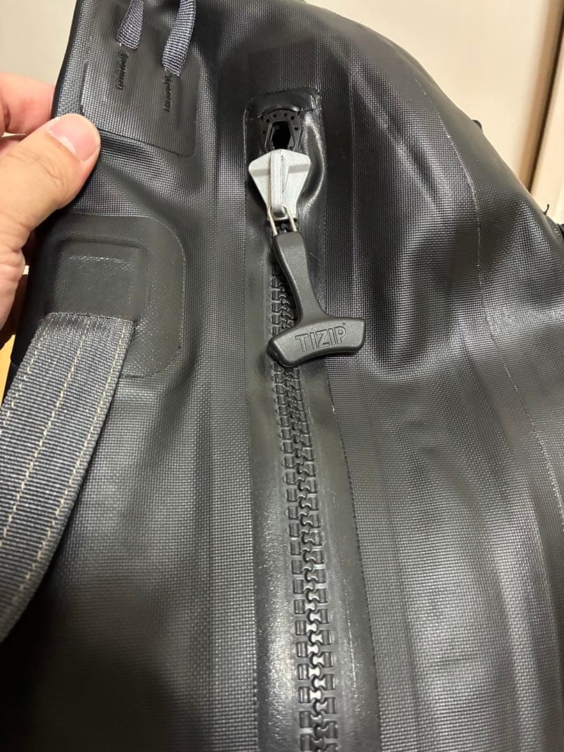 美品 patagonia SP17 ストームフロントスリング ブラック