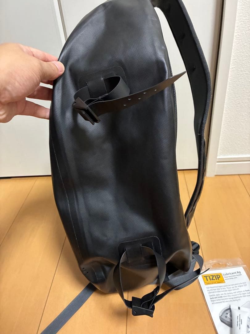 美品 patagonia SP17 ストームフロントスリング ブラック