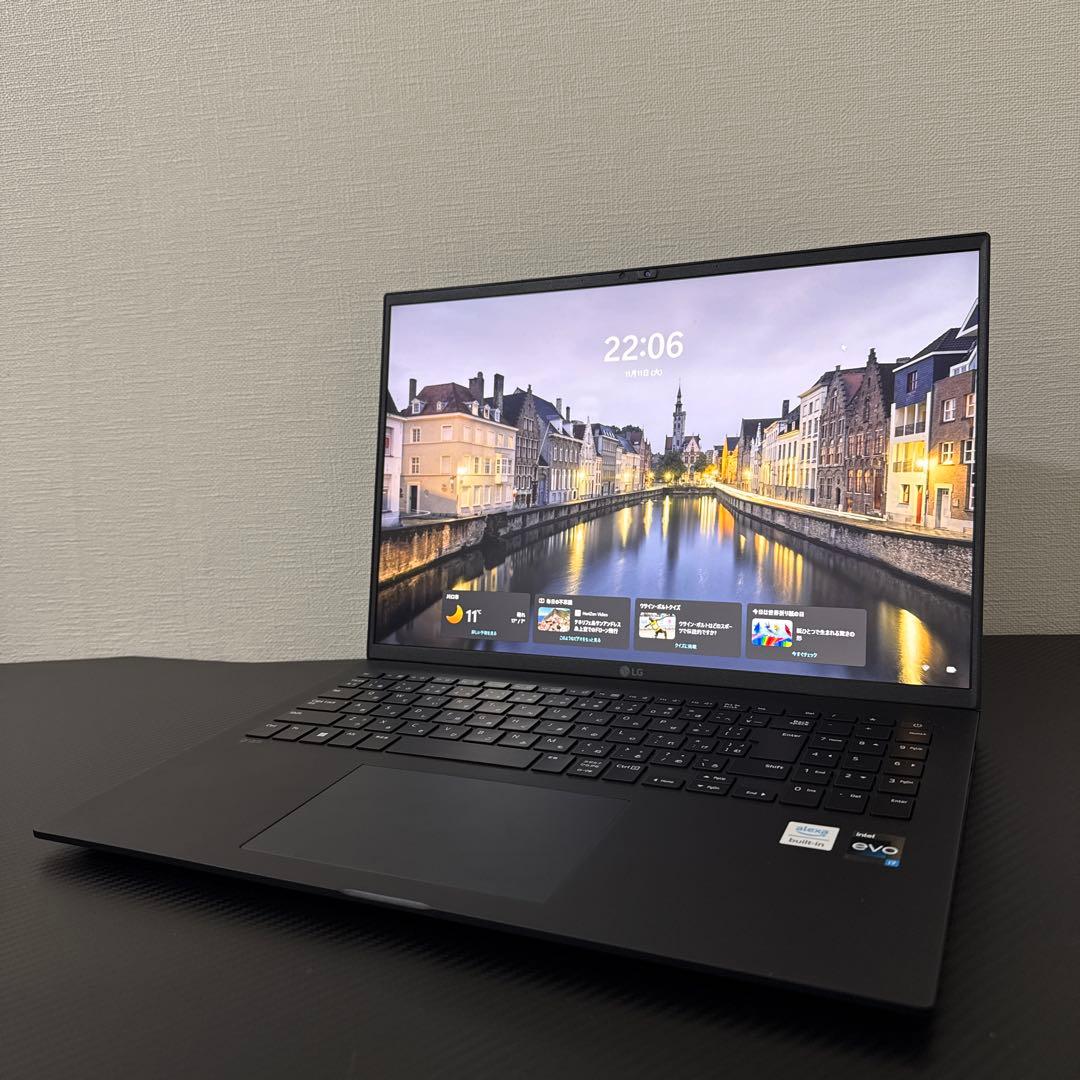 2022モデル LG gram 第12世代i7 16GB/512GB WQHD