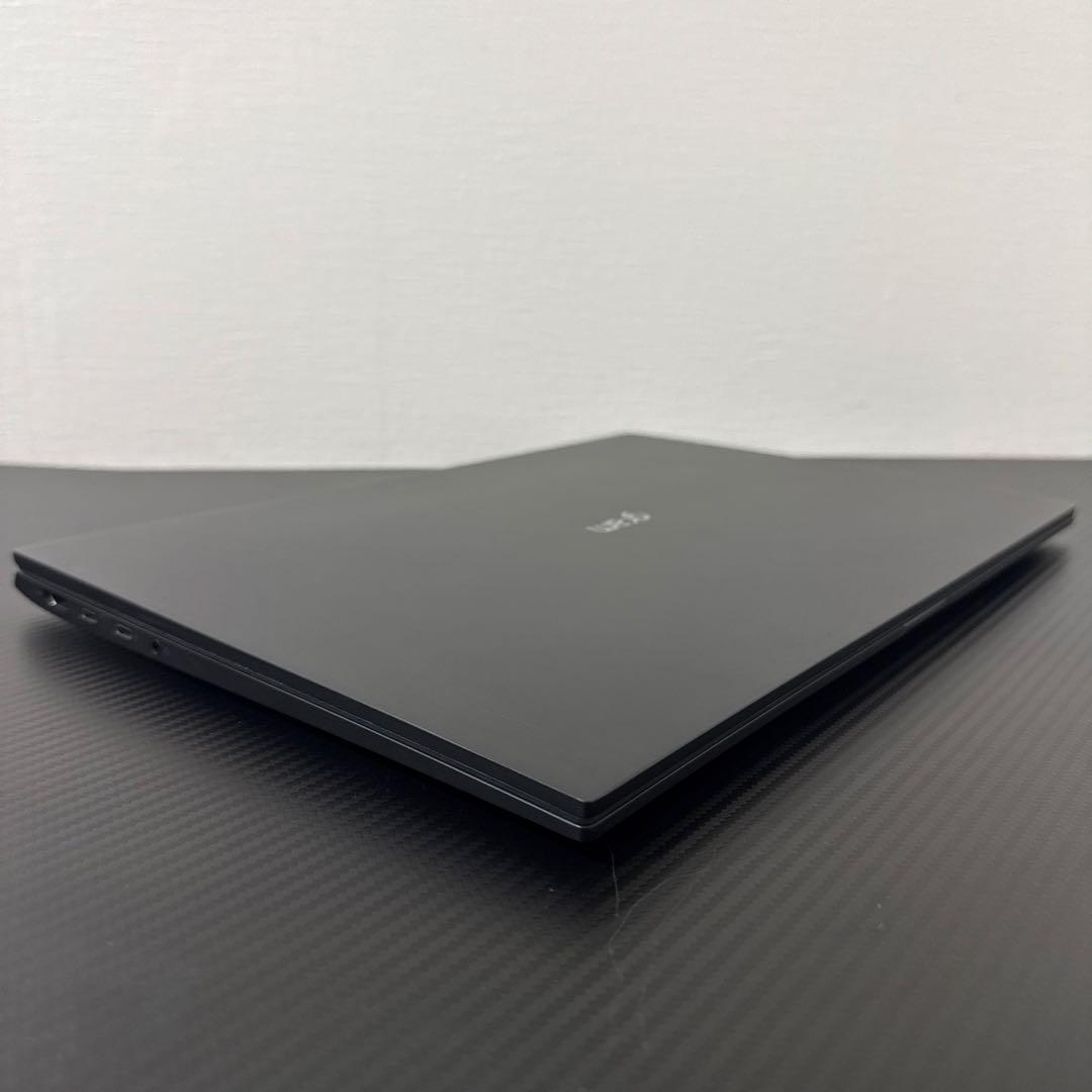 2022モデル LG gram 第12世代i7 16GB/512GB WQHD