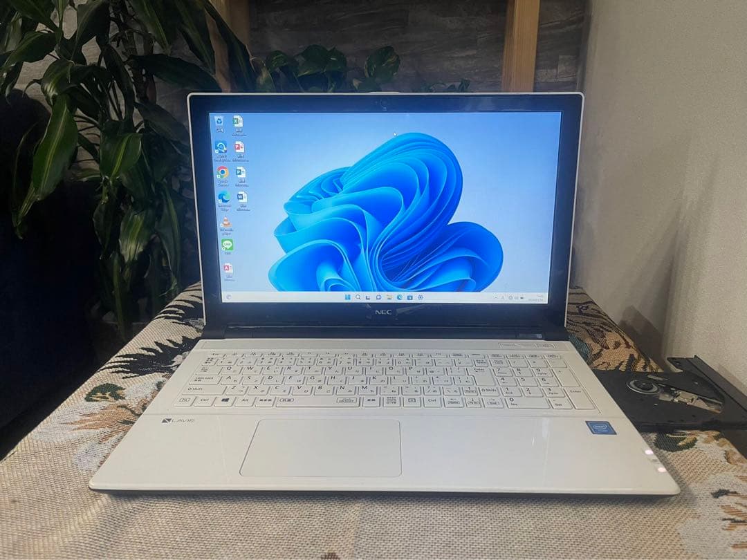 初心者　初期設定済ノートパソ 美品 ✨人気✨NEC　すぐ使える✨win11✨