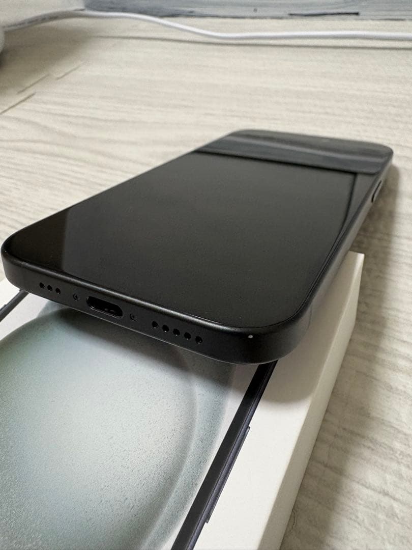 Apple iPhone 15 256GB simフリー　ブラック