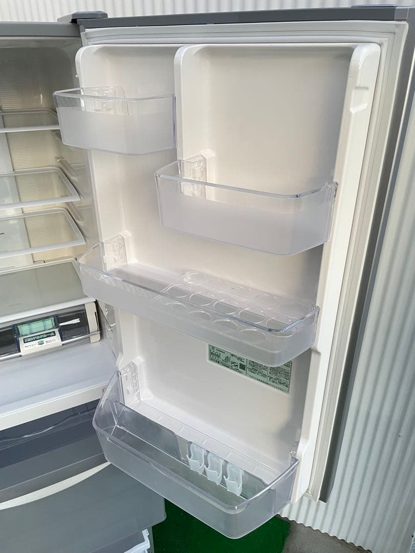 825 日立 315L 3ドア冷蔵庫 真ん中野菜室 真空チルド ライトシルバー