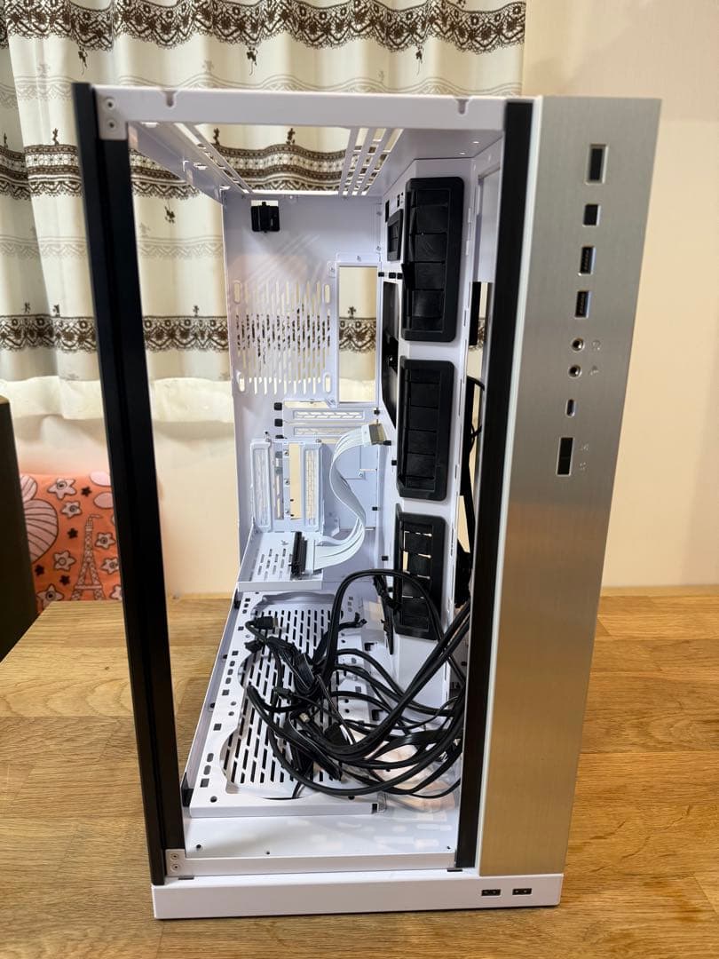 PCケース LIAN LI O11 DYNAMIC XL-W GPU縦置キット付