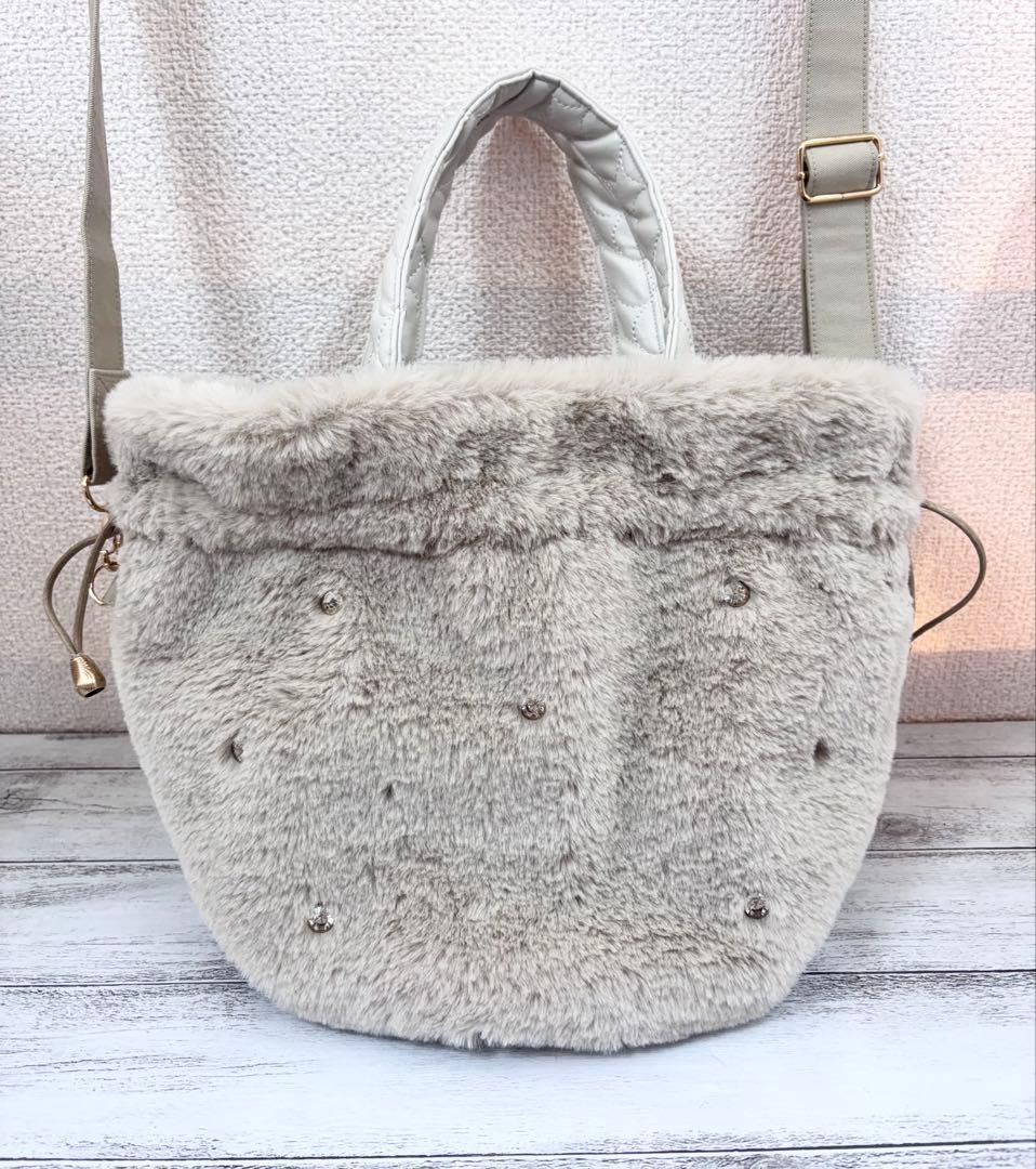 ハンドメイド　ウサミミ丸底巾着ファーバッグ　丸型巾着バッグ