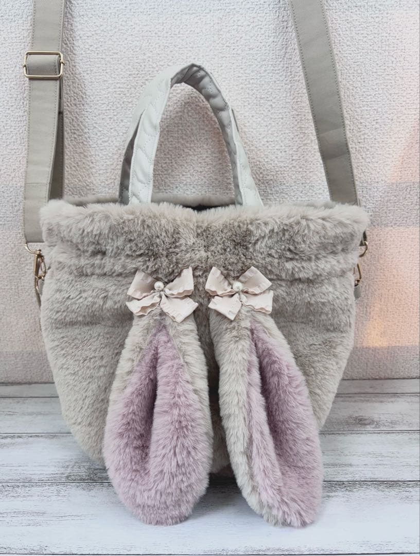 ハンドメイド　ウサミミ丸底巾着ファーバッグ　丸型巾着バッグ