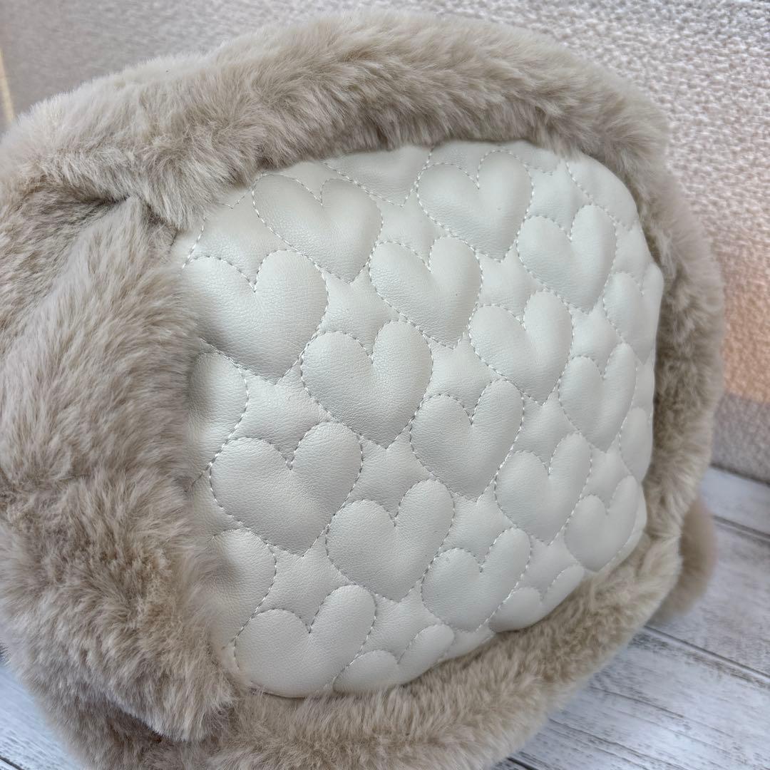 ハンドメイド　ウサミミ丸底巾着ファーバッグ　丸型巾着バッグ