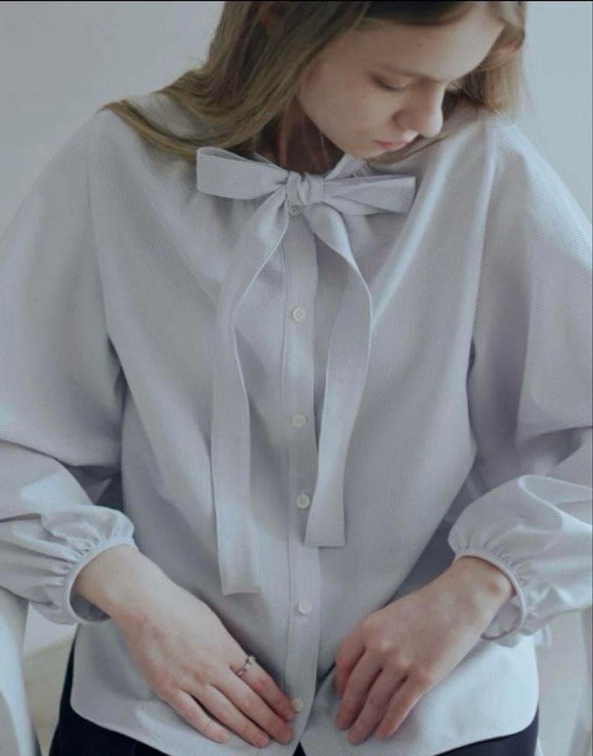 タグ付き新品未使用 OHGA ボウタイブラウス