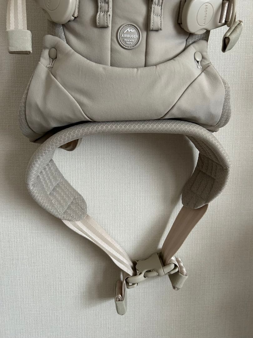 【美品】AIRBUGGY 抱っこ紐　サンドアッシュベージュ