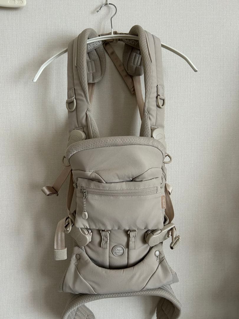 【美品】AIRBUGGY 抱っこ紐　サンドアッシュベージュ