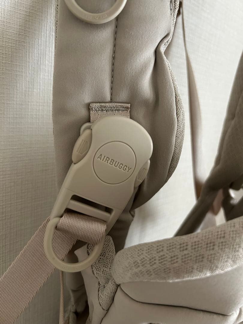 【美品】AIRBUGGY 抱っこ紐　サンドアッシュベージュ