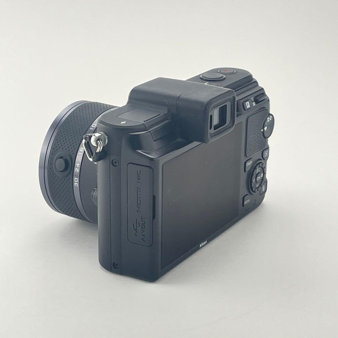 【ファインダー綺麗・返品保証】Nikon1 V1 ブラック 標準レンズキット