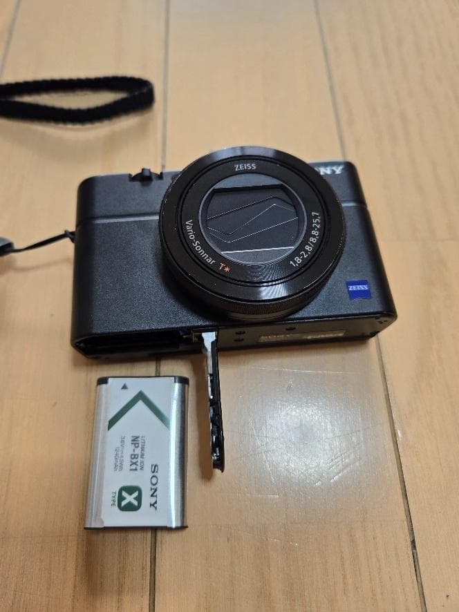 コンパクトデジタルカメラ SONY Cyber-shot RX100M4