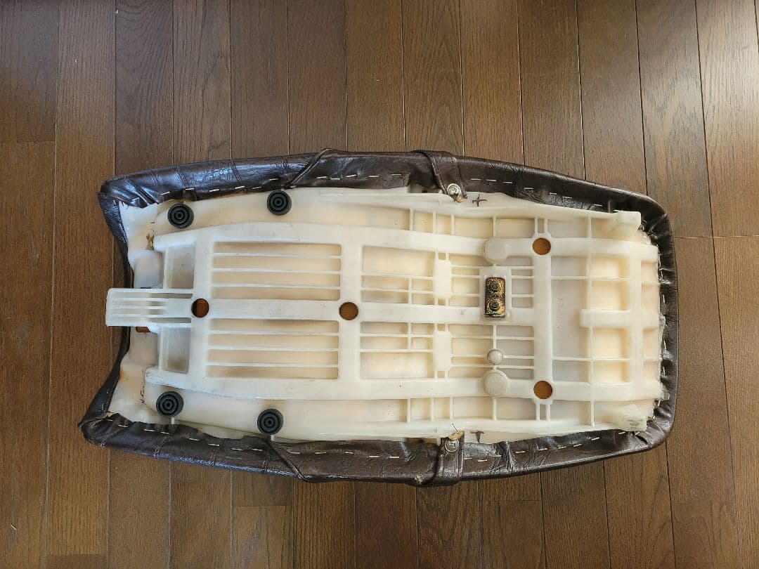 荒*司様 XJR1200　1300 バイクシート 合成皮革 ブラウン千葉