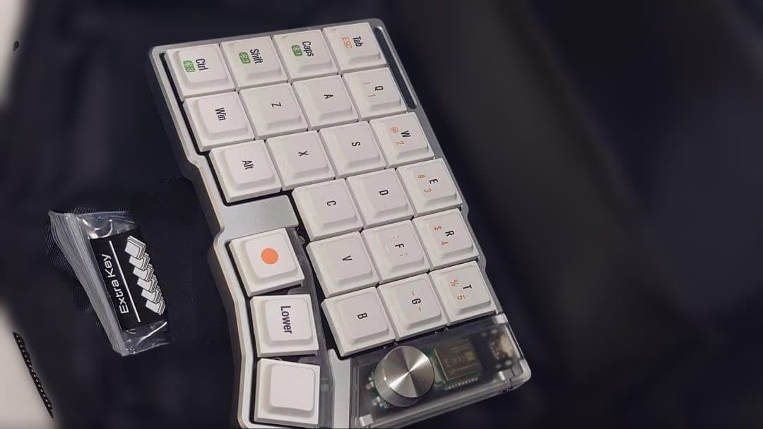 【ケース付】Cornix LP 分割無線キーボード｜VIAL対応｜技適｜シルバー