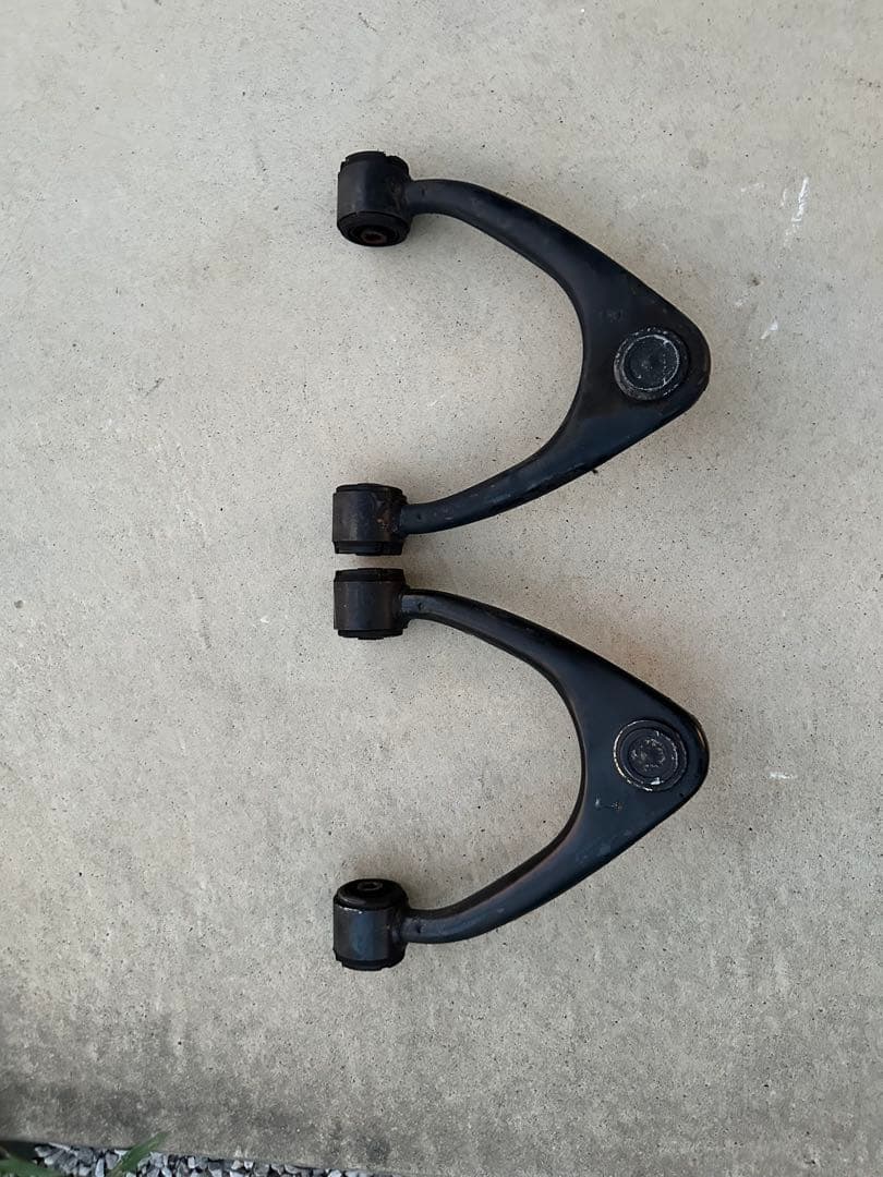 JZX100 アッパーアーム　チェイサー　マークII トヨタ　アルテッツァ