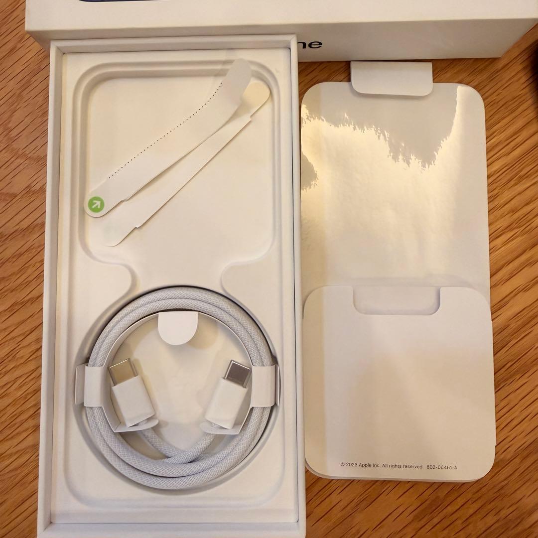 Apple iPhone 15 Pro 256GB 本体ブルー チタニウム