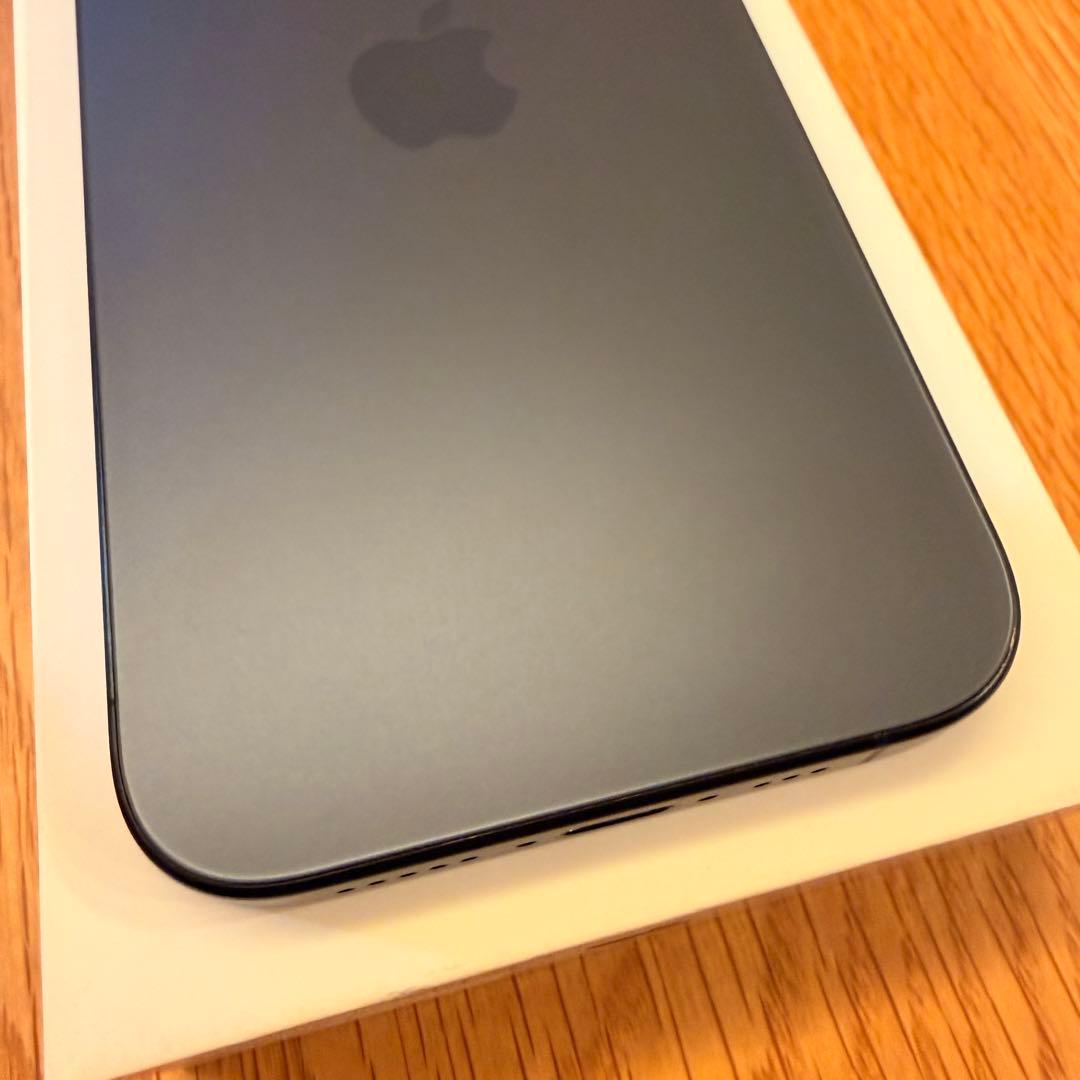 Apple iPhone 15 Pro 256GB 本体ブルー チタニウム