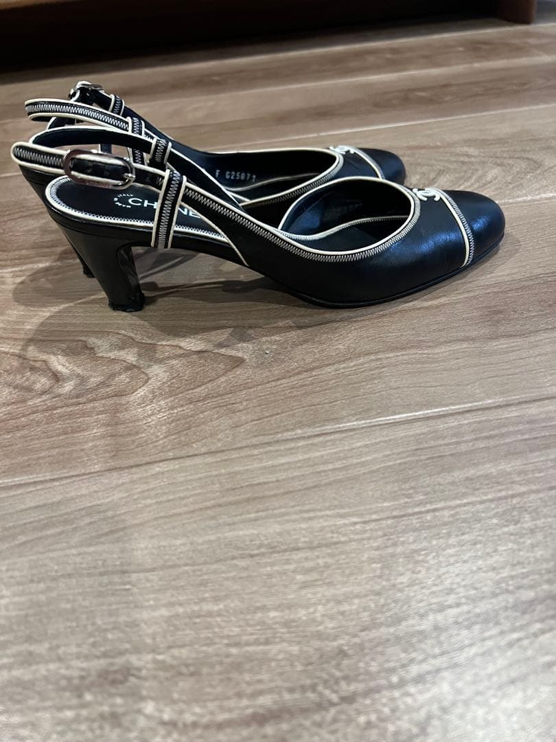 CHANEL ブラック スリングバックパンプス