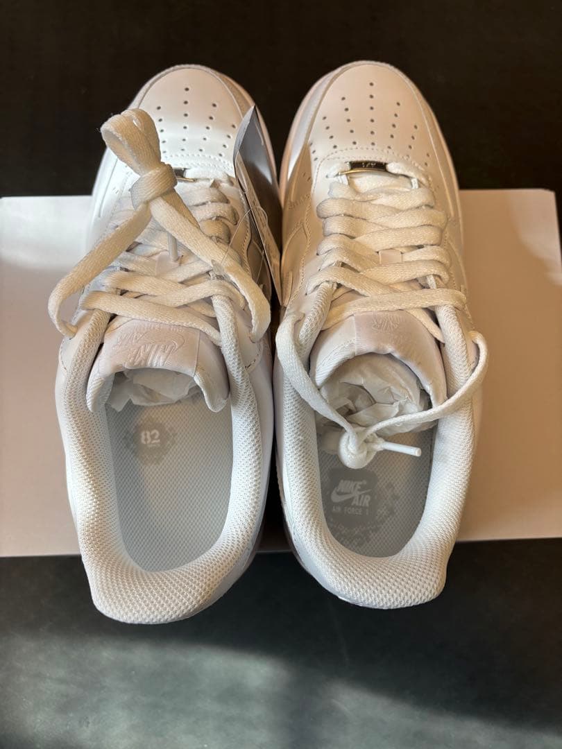 新品未使用　Nike Air Force 1 07 ホワイトスニーカー