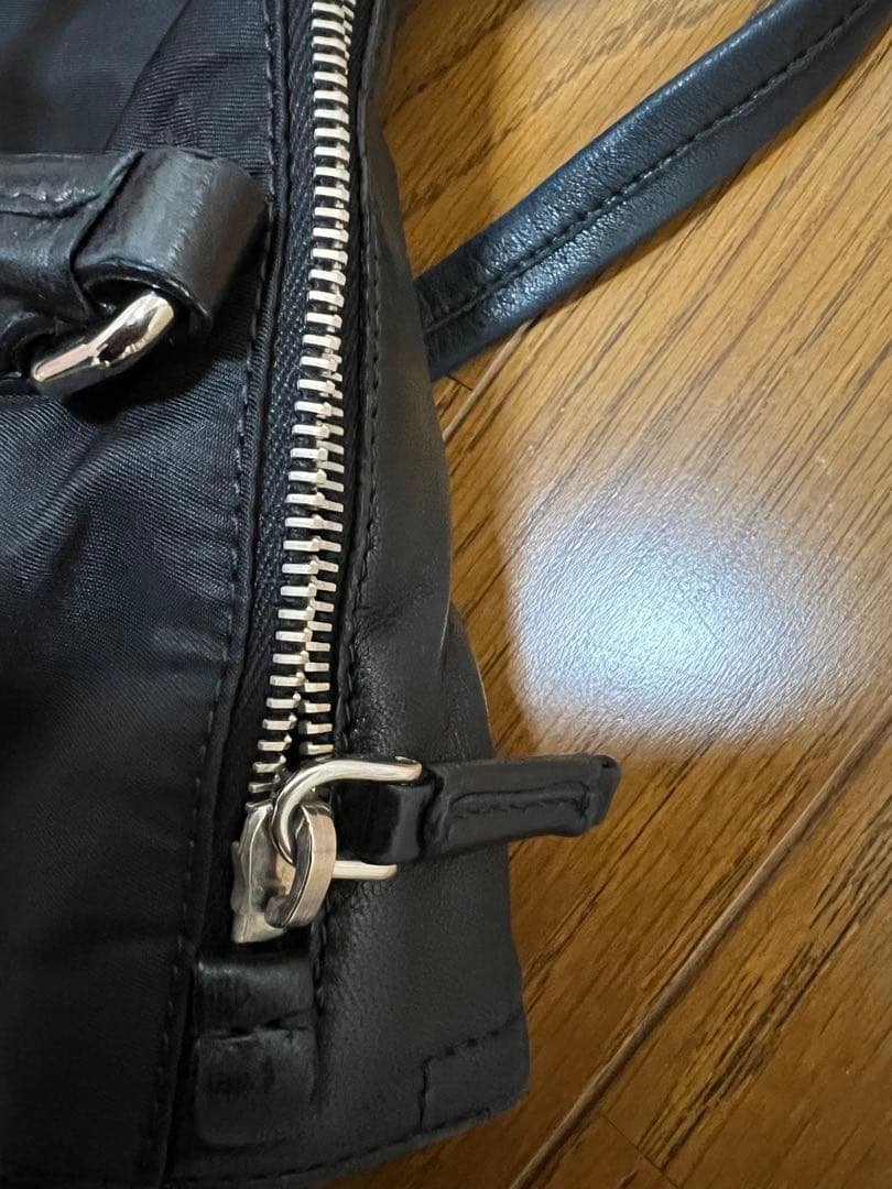 PRADA ブラックナイロンハンドバッグ 保存袋付き
