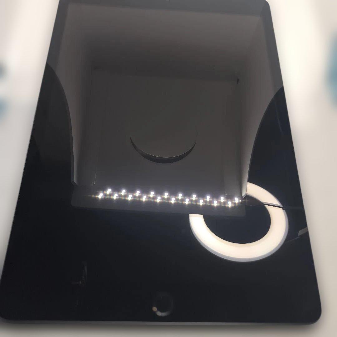 d*n様 iPad 第8世代 32GB セルラーモデル 32GBスペースグレイ