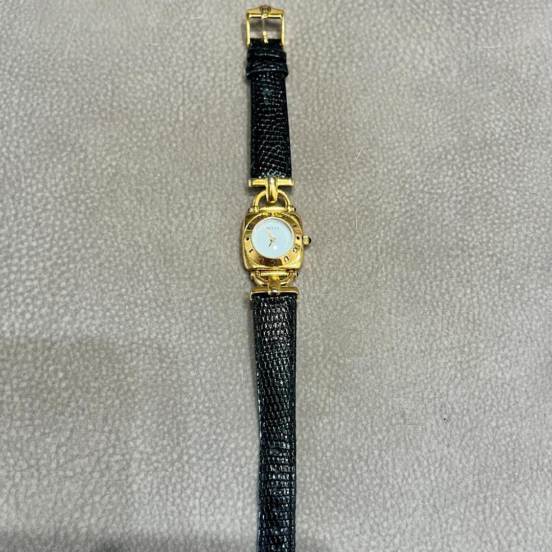 Gucci ゴールド スクエアフェイス 時計　ジャンク品