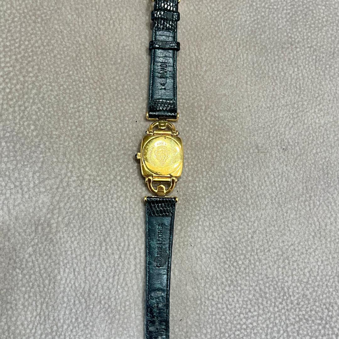 Gucci ゴールド スクエアフェイス 時計　ジャンク品