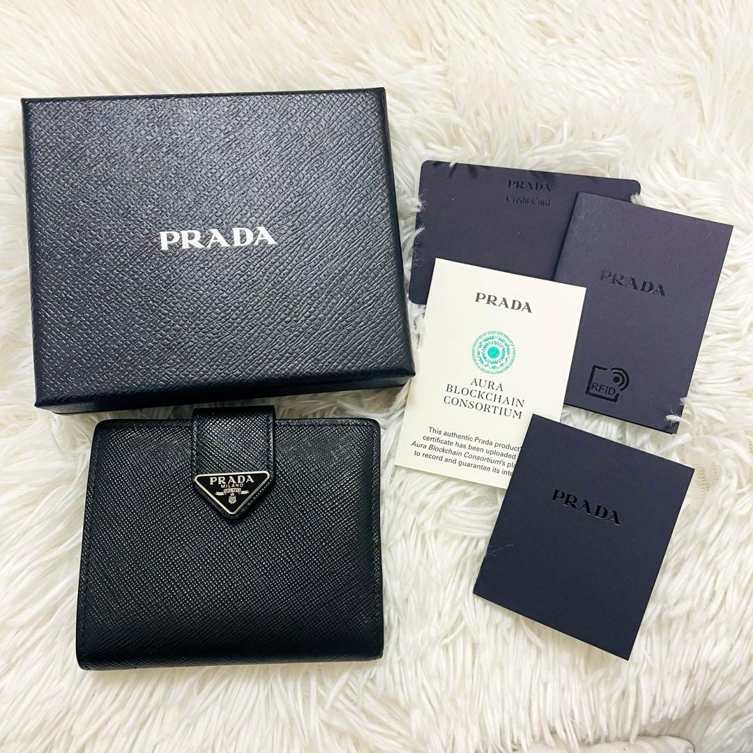 極美✨付属完備✨PRADA 二つ折り財布 サフィアーノ 三角ロゴ レザー 黒