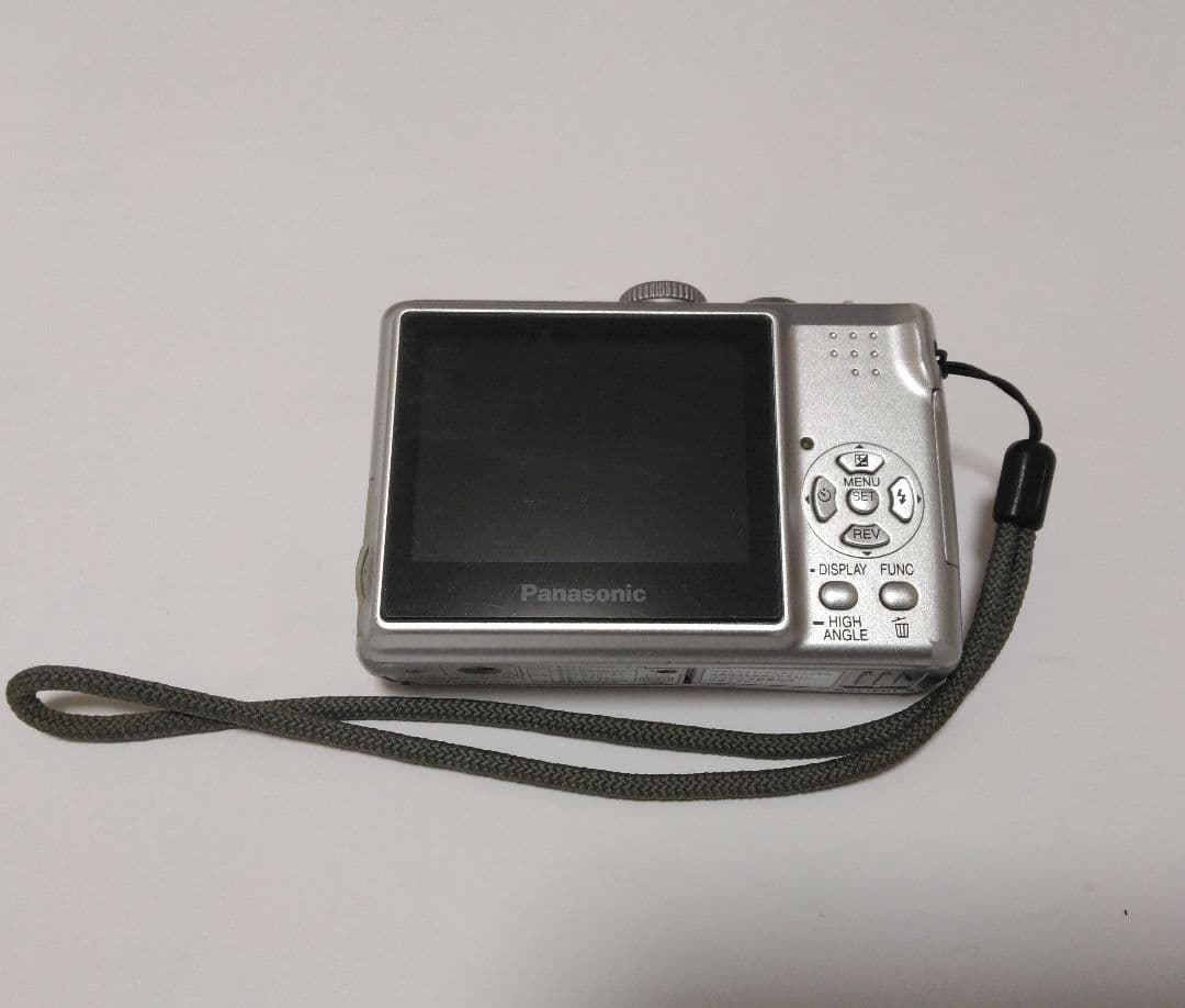 【中古デジカメ】パナソニック LUMIX ルミックス DMC-LS75