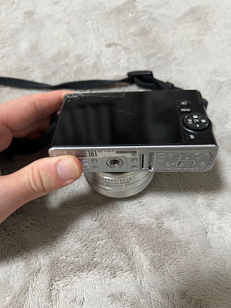 Nikon ミラーレス一眼 Nikon1 J4 シルバー　レンズ付き