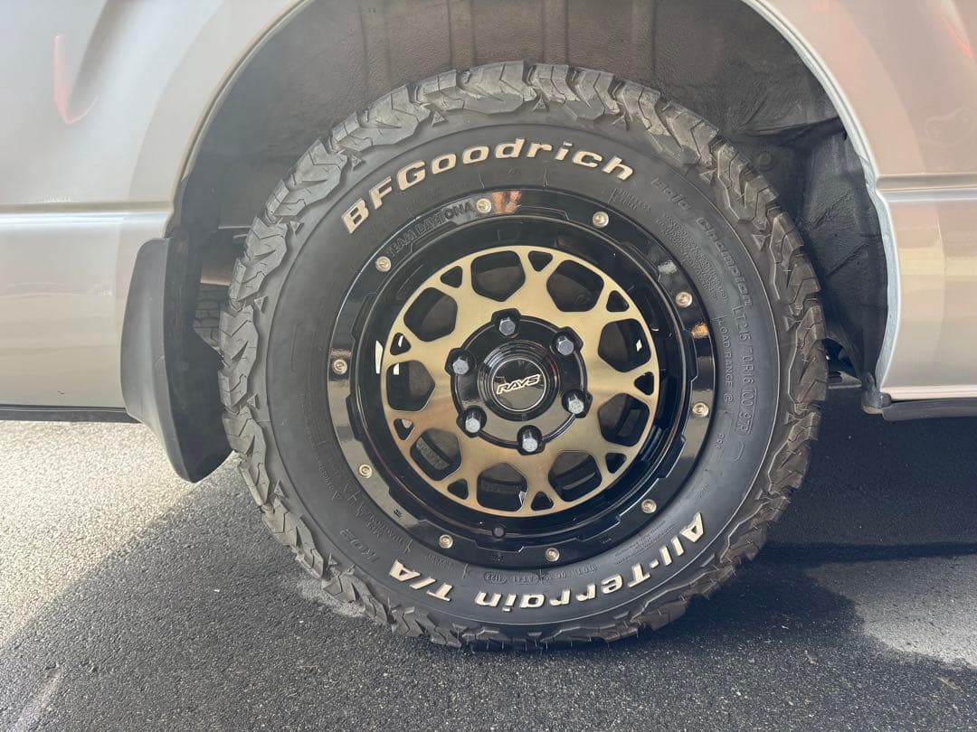 送料込み美品！RAYS M9、BFGoodrichオールテレーン4本セット