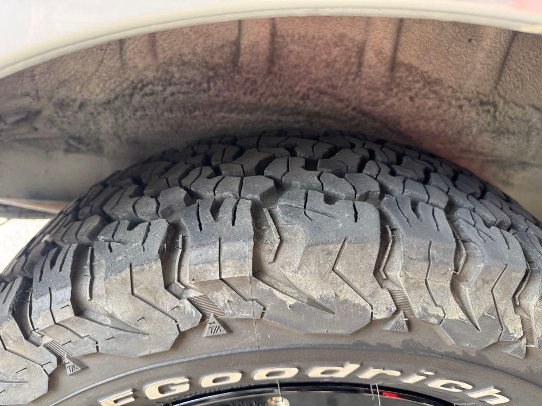 送料込み美品！RAYS M9、BFGoodrichオールテレーン4本セット