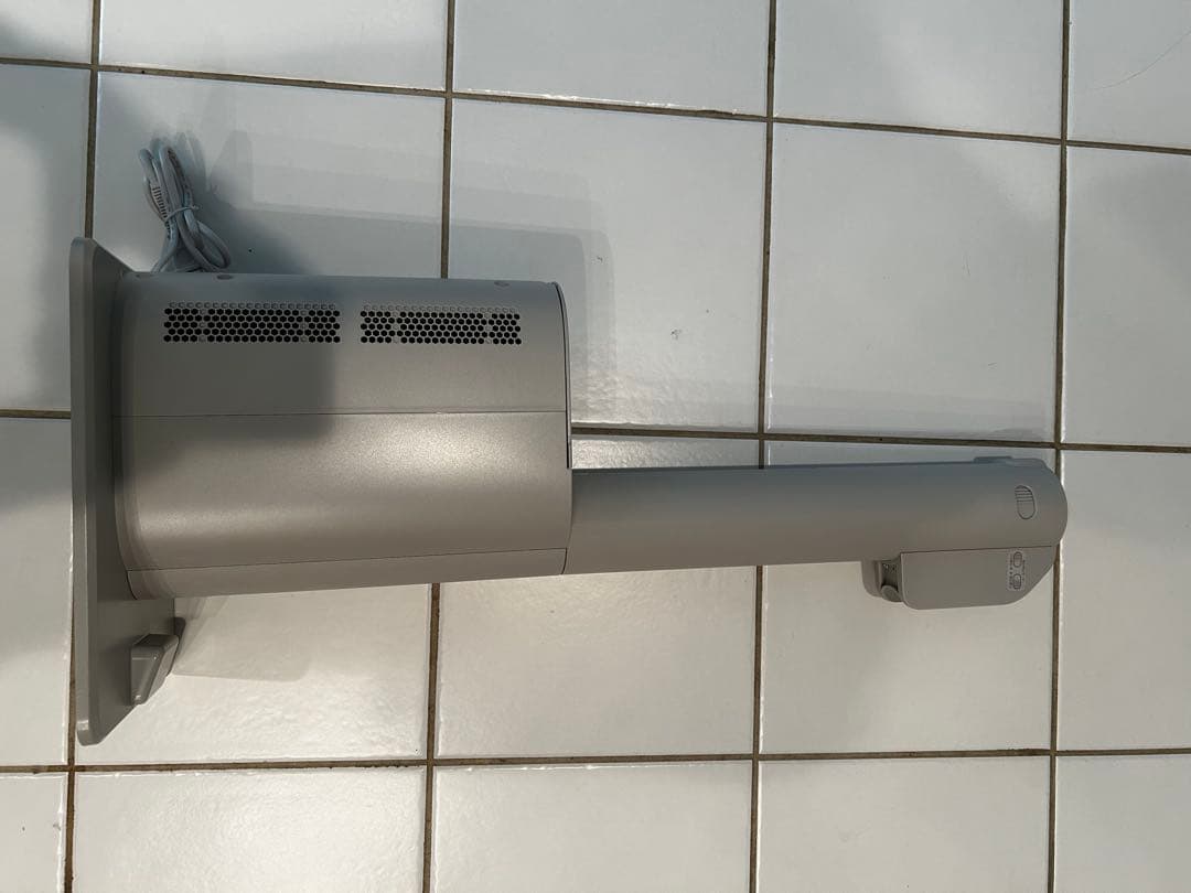 【中古美品・動作確認済】パナソニック 充電式掃除機 MC-NX810KM