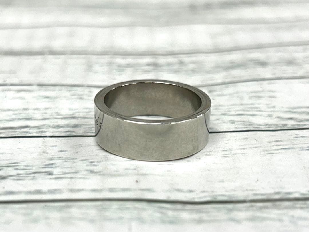 メゾンマルジェラ SM1UQ0082 メタルカラーロゴリング 21号　6952