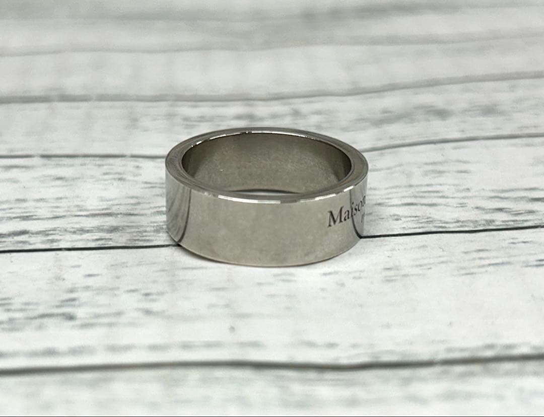 メゾンマルジェラ SM1UQ0082 メタルカラーロゴリング 21号　6952