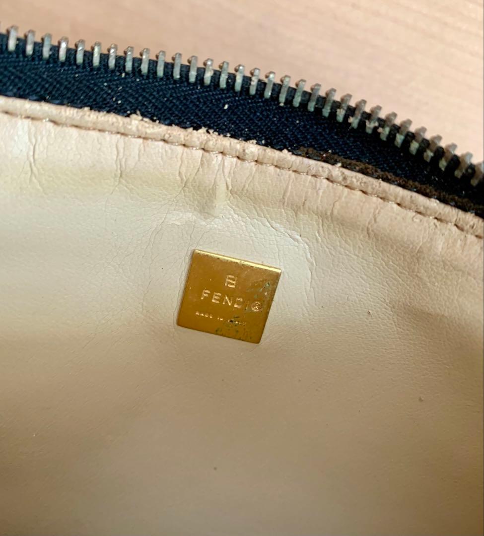 フェンディ ズッカ柄ミニハンド ポーチ