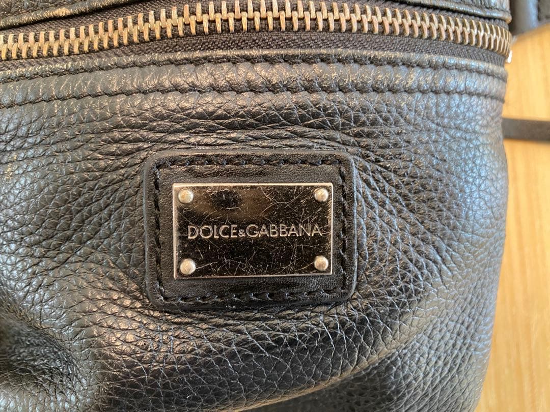 DOLCE&GABBANA ブラック レザーボディバッグ