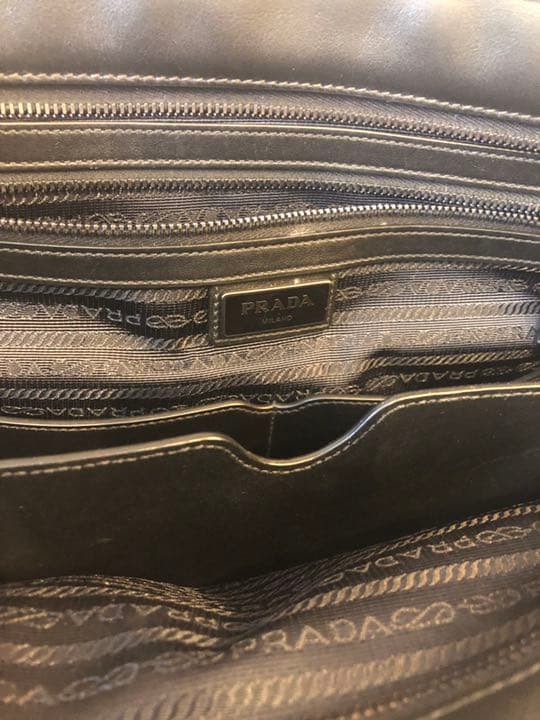 プラダ　ビジネスバッグ