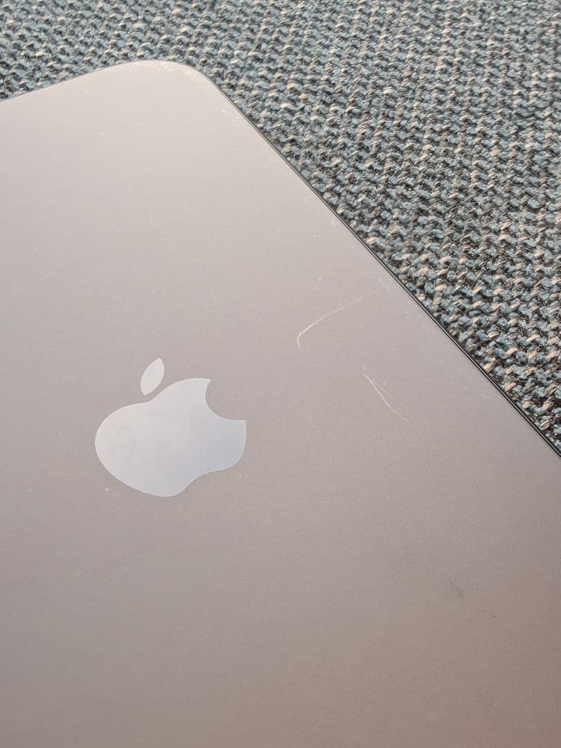 iPhone 16 128gb 本体 + ケース