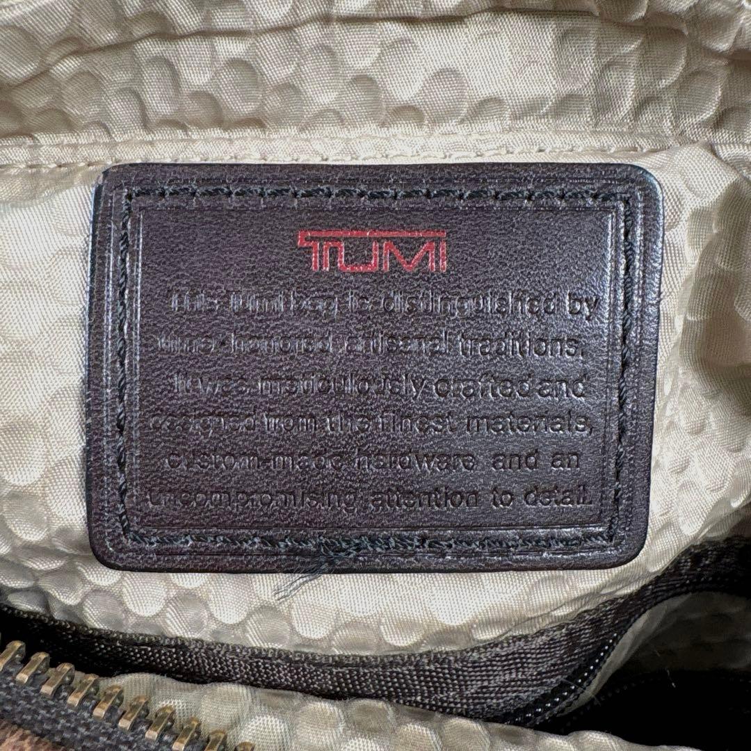 トゥミ　クロスボディバッグ　ショルダーバッグ　ヴィンテージ加工　レザー　ブラウン