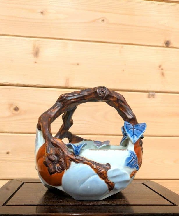 高*橋様 十二代酒井田柿右衛門　染錦　柿彫　灰皿　　 渦福印　 柿