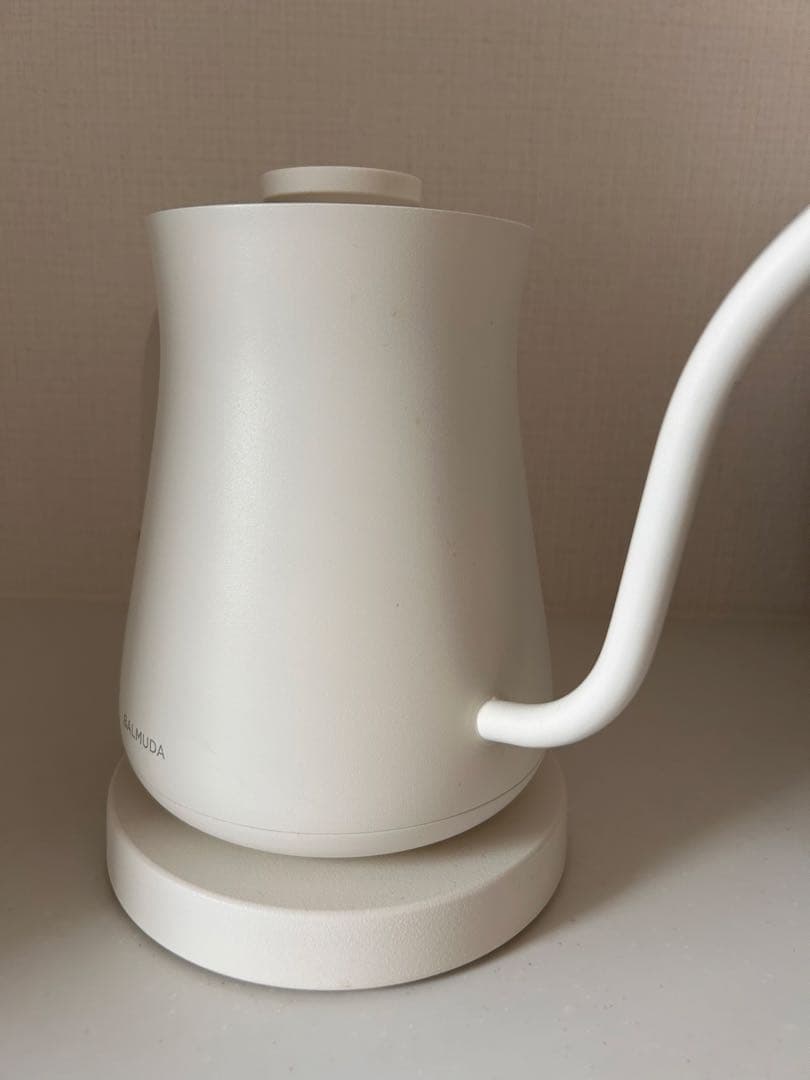 バルミューダ ケトル　ホワイト