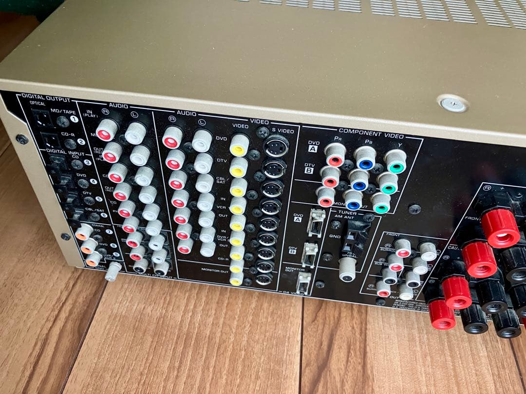 オーディオ用アンプ　YAMAHA DSP-AX1500