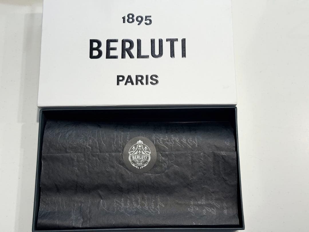 BERLUTI 限定イタウバ グラディアントカリグラフィースクリットレザー長財布