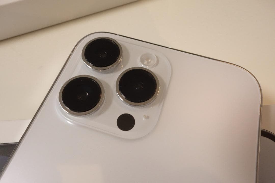 美品 Apple iPhone 14 Pro MAX 512 シルバー おまけ付