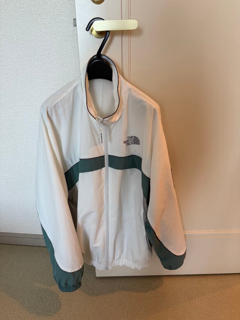 トキTHE NORTH FACE マウンテンパーカー ホワイト/グリーン