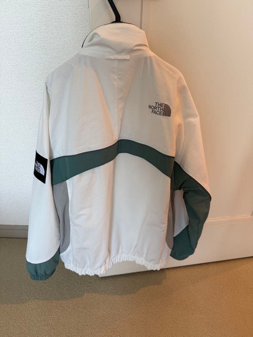 トキTHE NORTH FACE マウンテンパーカー ホワイト/グリーン